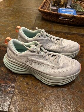 HOKA Bondi 8 Running Shoes